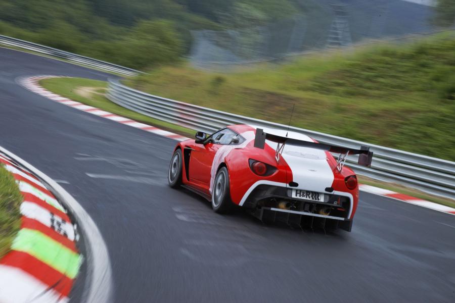  Aston Martin V12 Zagato Race Car 2011 года  (фото 10 из 26)